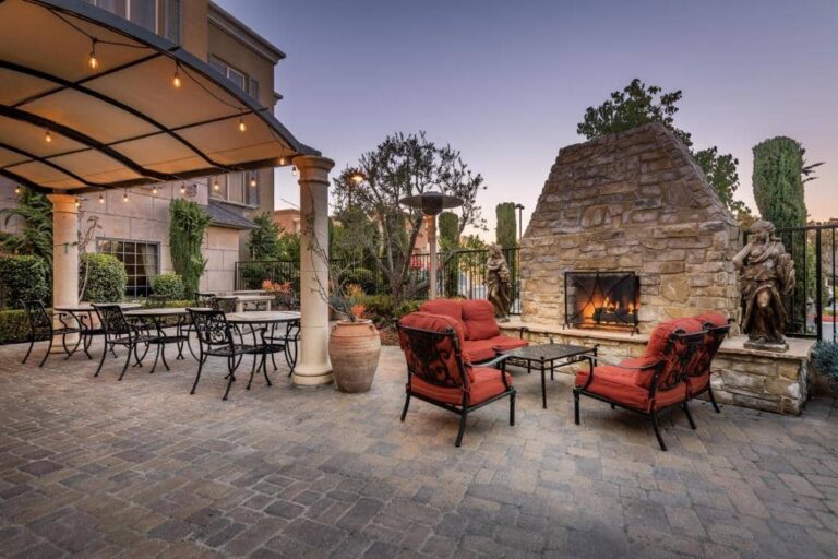 Ayres 184967495 1 768x512