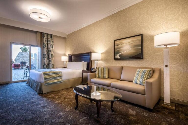 Ayres bedroom 184967427 1 768x512