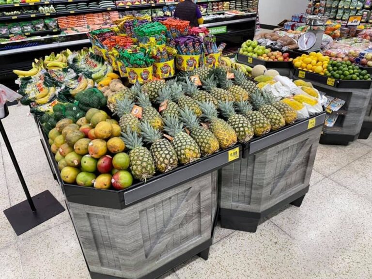 Grocery Outlet fruit table 1 768x576